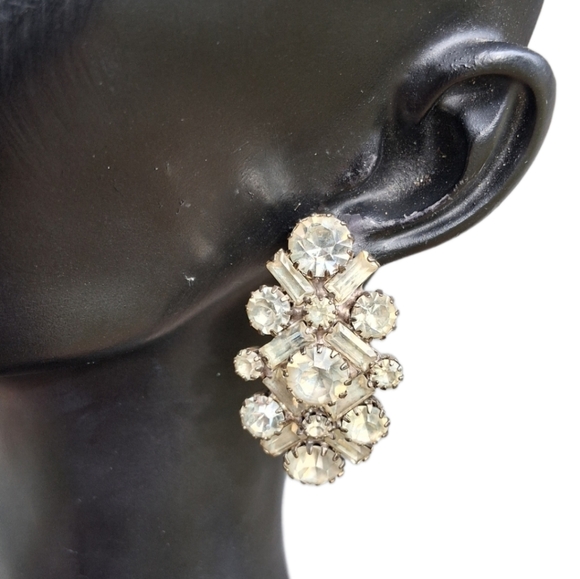 Vintage Jewelry - Glam 1980s XOXO Rhinestone Cluster Earrings